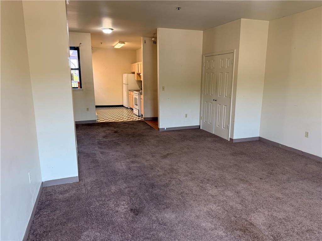 823 East 4th 4 Property Photo 3