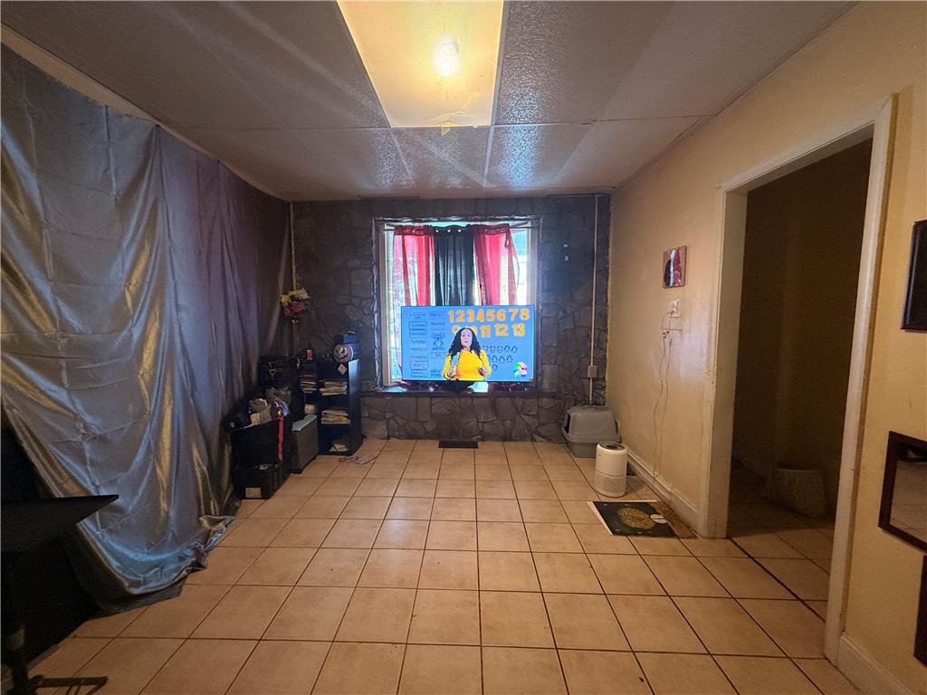 448 West Gordon Street Property Photo 3