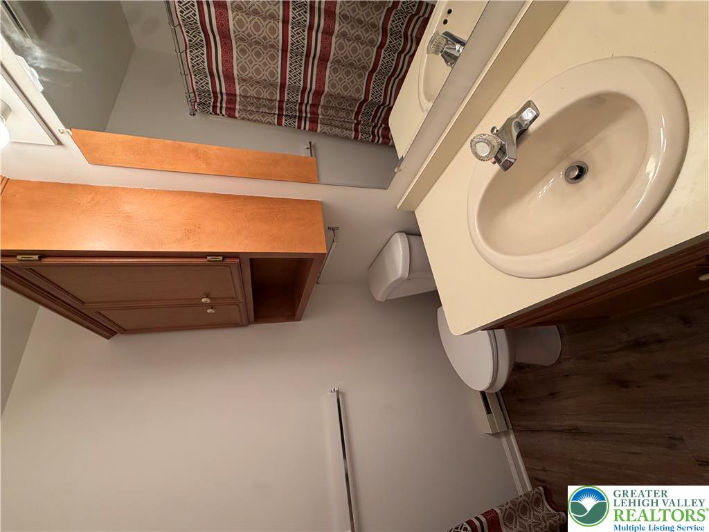 916 Cold Spring Road 4 Property Photo 8