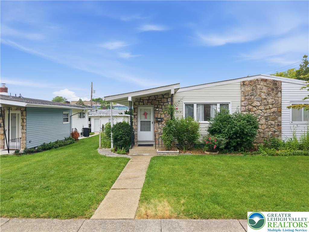 736 North Saint Lucas Street Property Photo 4