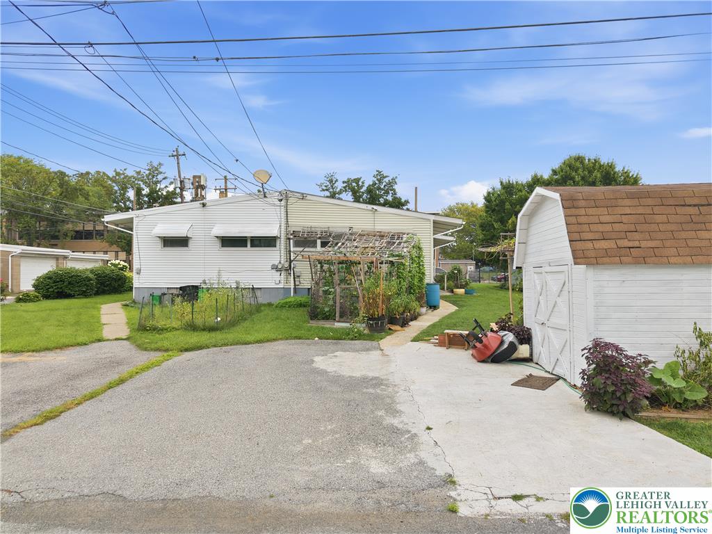 736 North Saint Lucas Street Property Photo 15