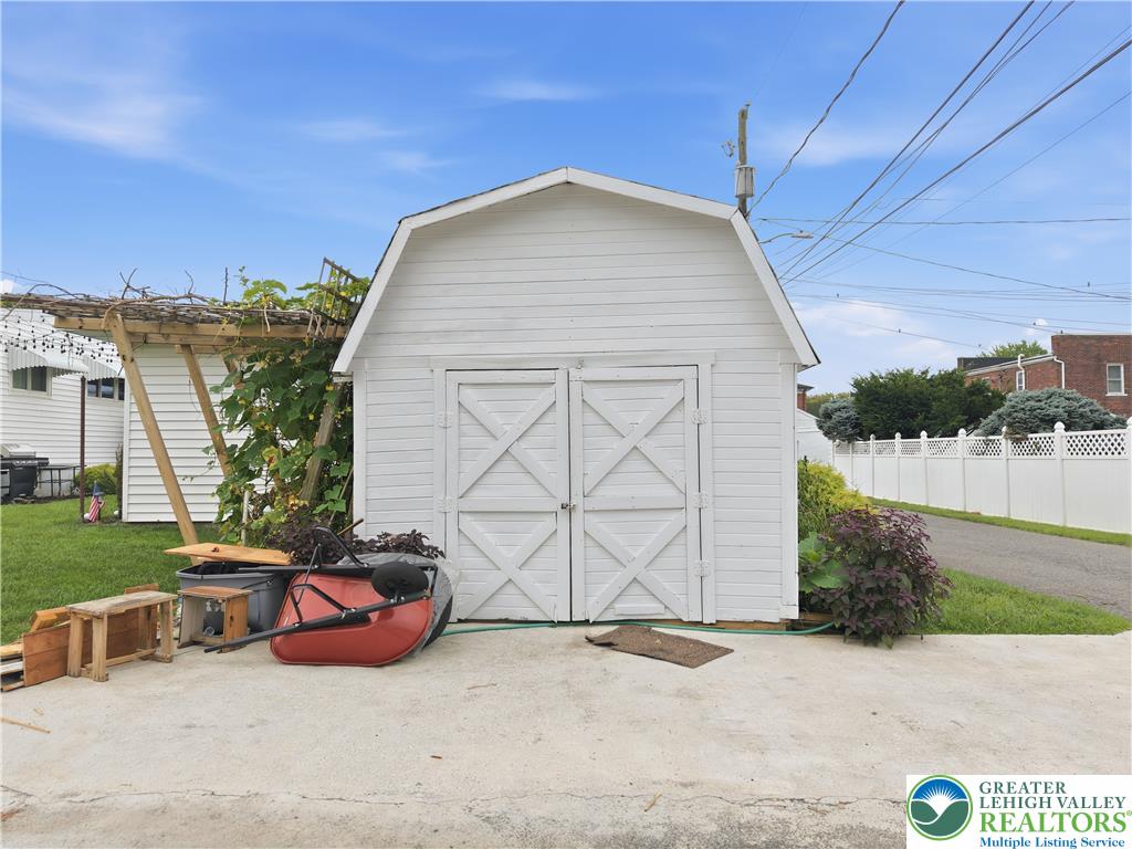736 North Saint Lucas Street Property Photo 18