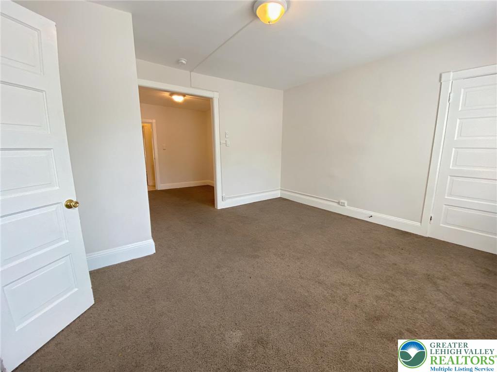 429 East 4th Street 2nd Floor Property Photo 15