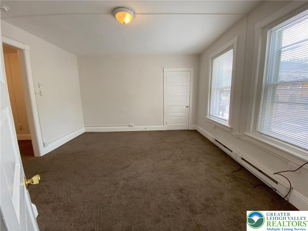 429 East 4th Street 2nd Floor Property Photo 18
