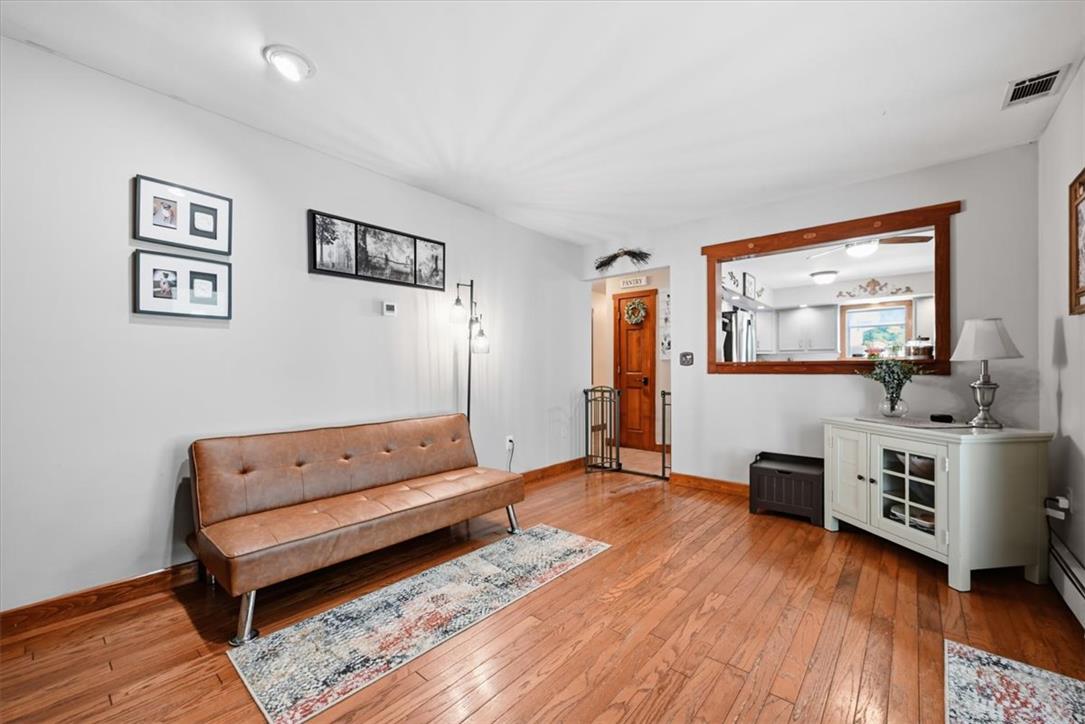 7722 Sechler Road Property Photo 10