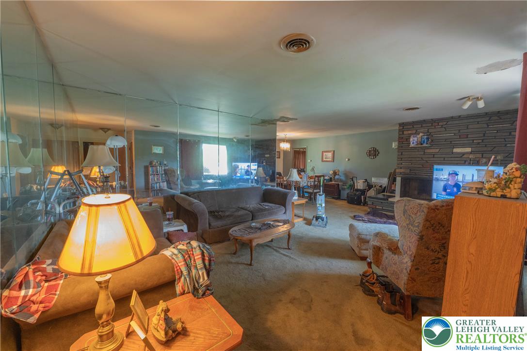 3901 Grant Street Property Photo 2