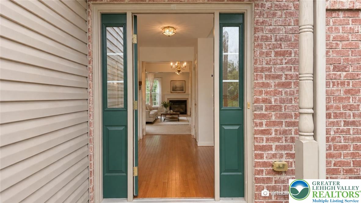 2014 Rolling Meadow Drive Property Photo 3