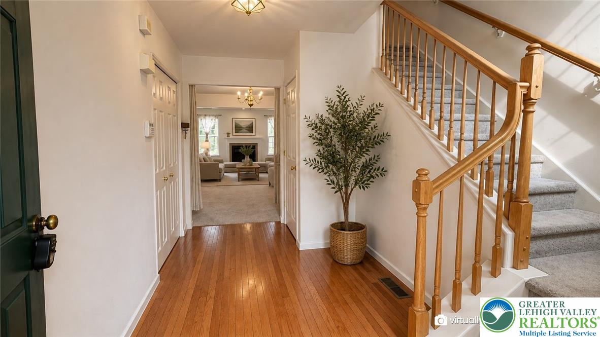 2014 Rolling Meadow Drive Property Photo 4