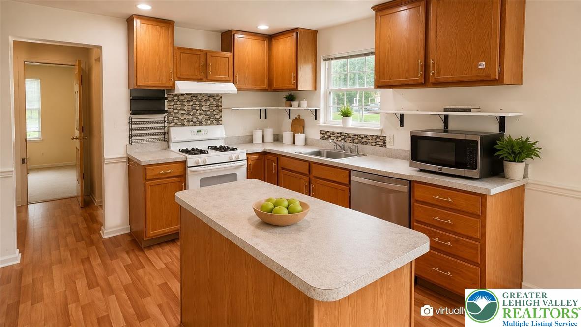 2014 Rolling Meadow Drive Property Photo 8