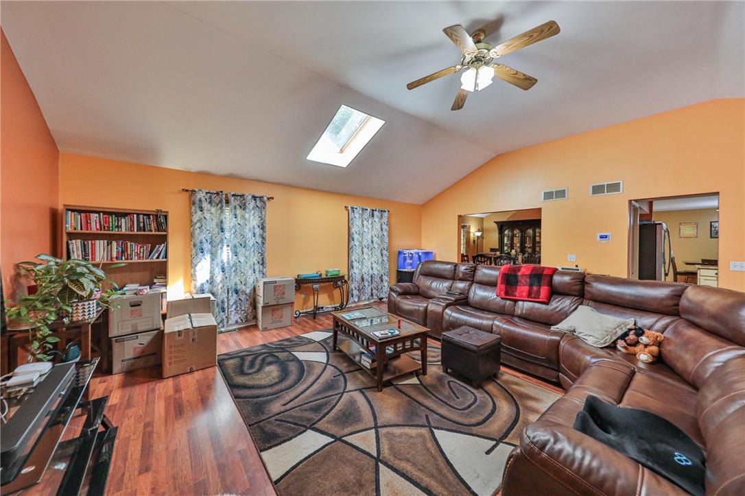 3359 Trafalgar Avenue Property Photo 37