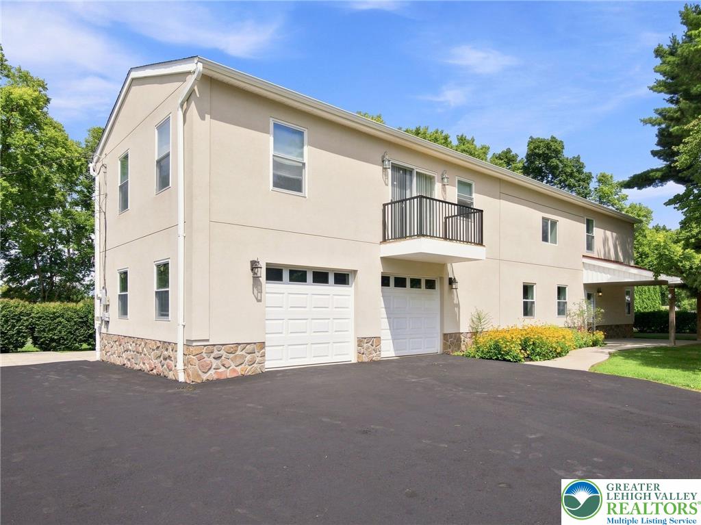 1739 Brown St. Property Photo 1