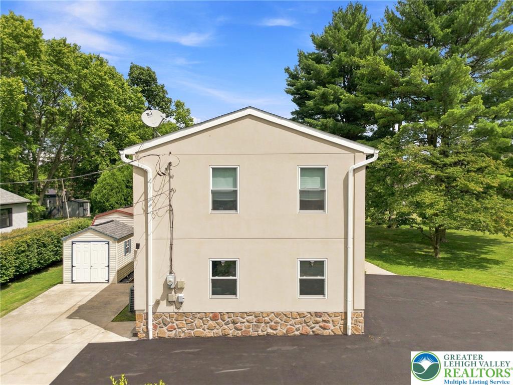 1739 Brown St. Property Photo 10