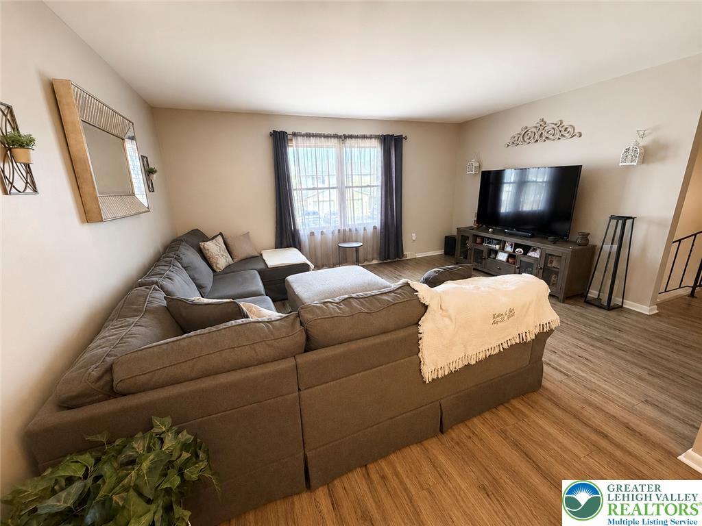1039 Barbara Drive Property Photo 7