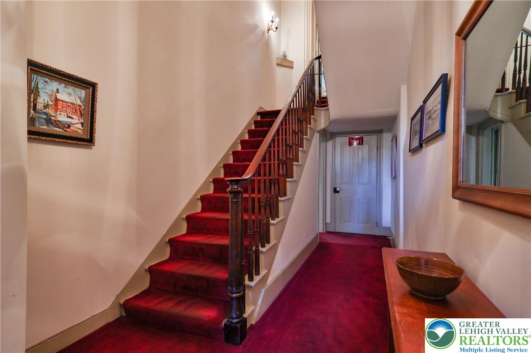 72 West Market Street Property Photo 11