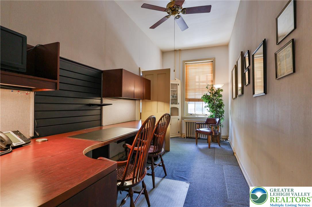 72 West Market Street Property Photo 19