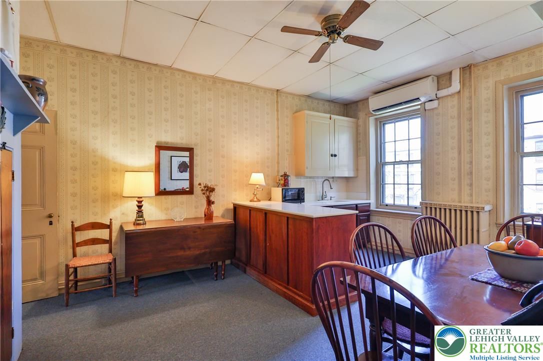 72 West Market Street Property Photo 20