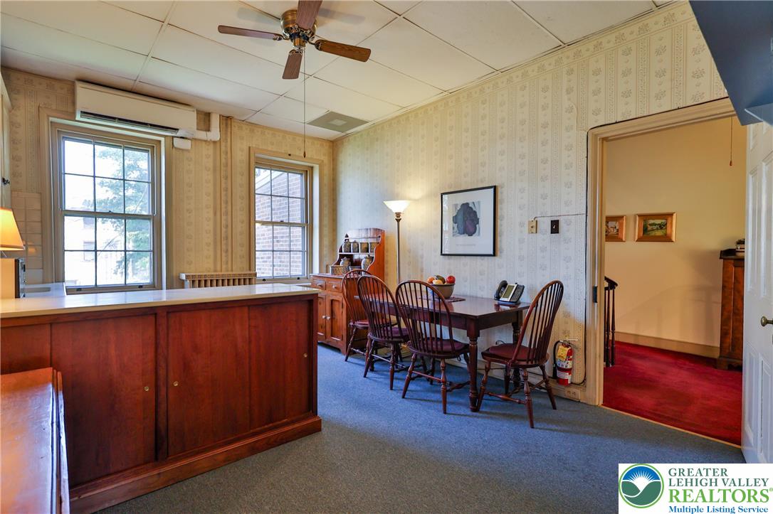 72 West Market Street Property Photo 21