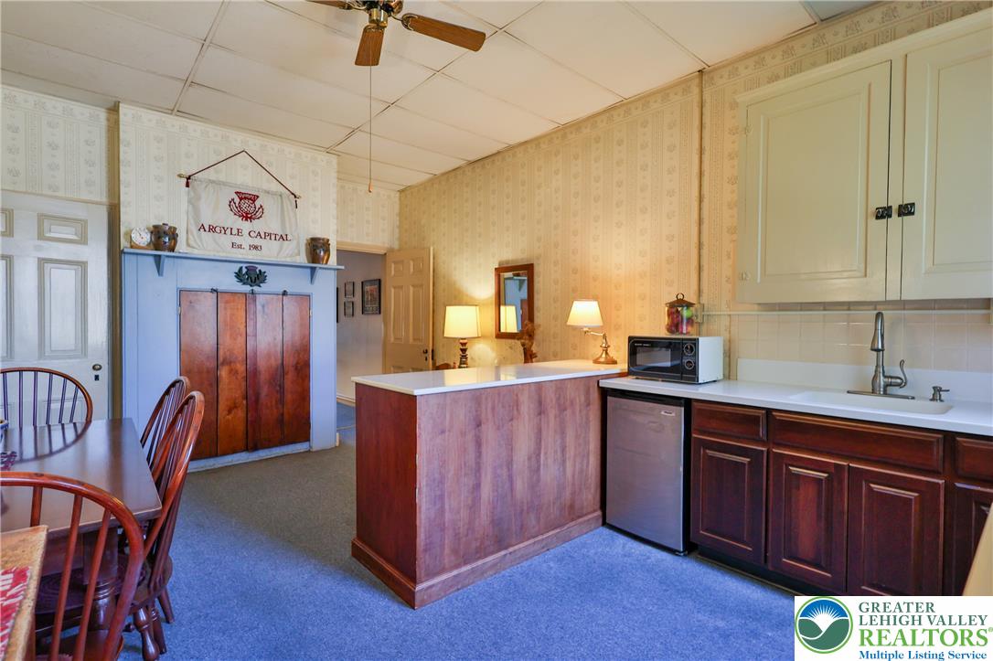72 West Market Street Property Photo 22