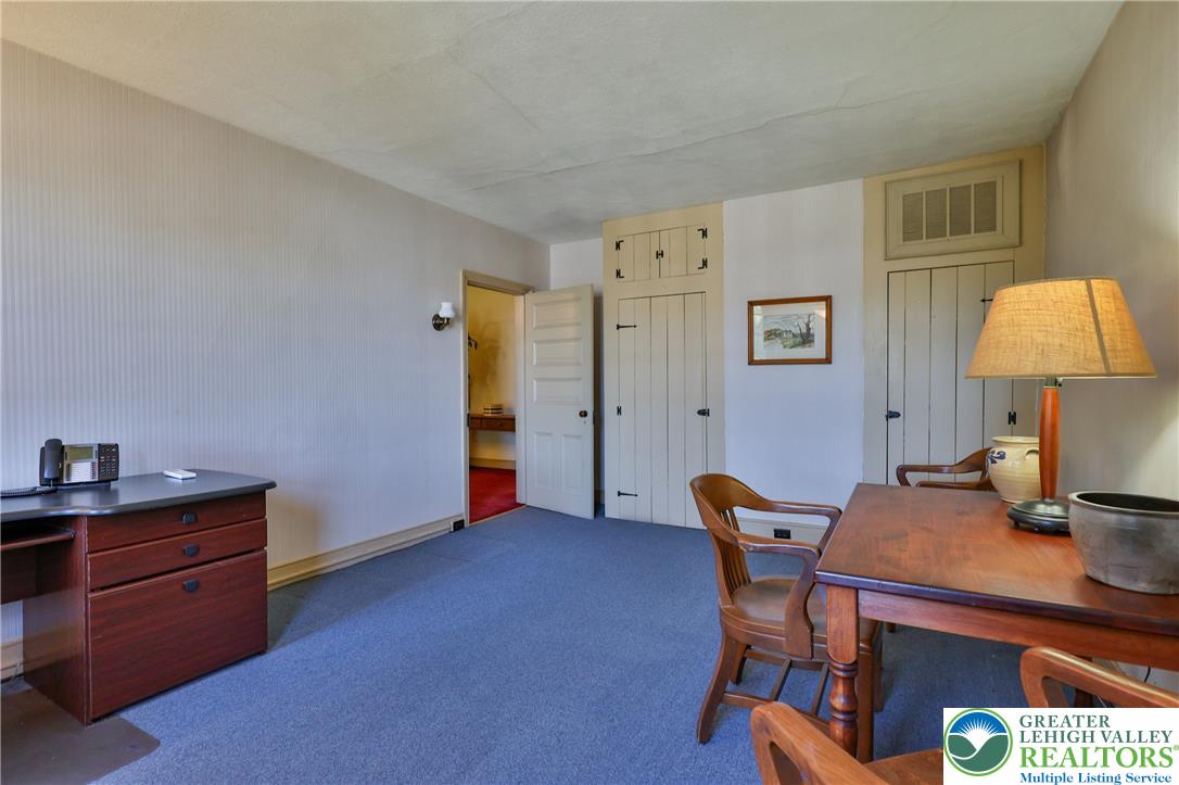 72 West Market Street Property Photo 29