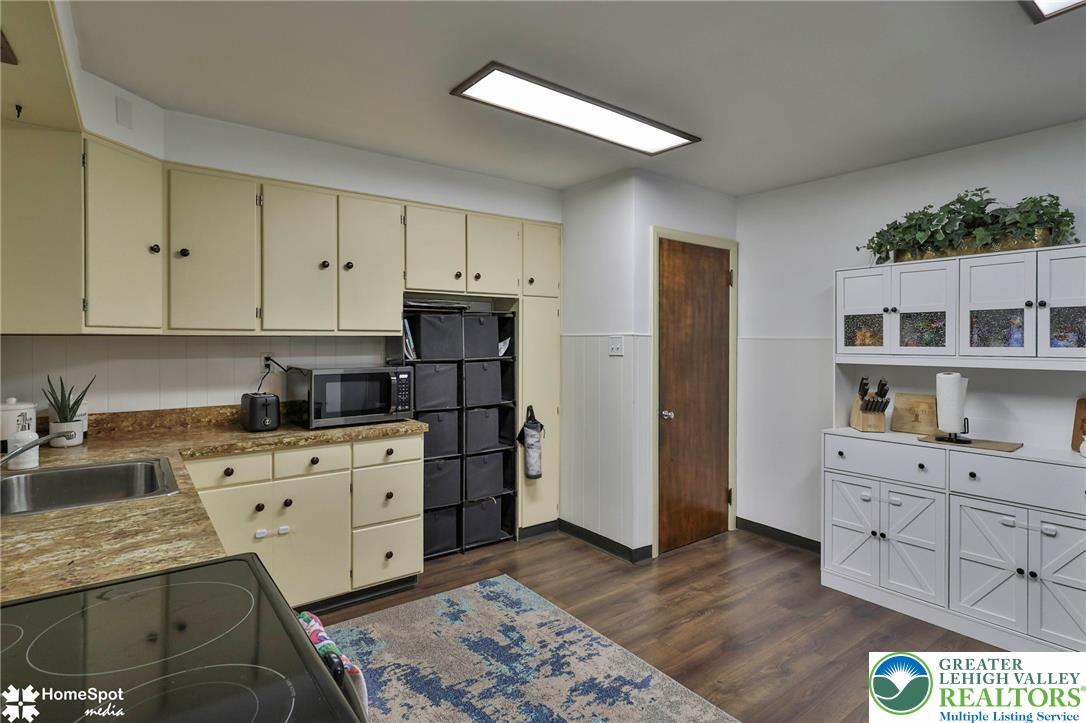 319 South Ott Street Property Photo 15
