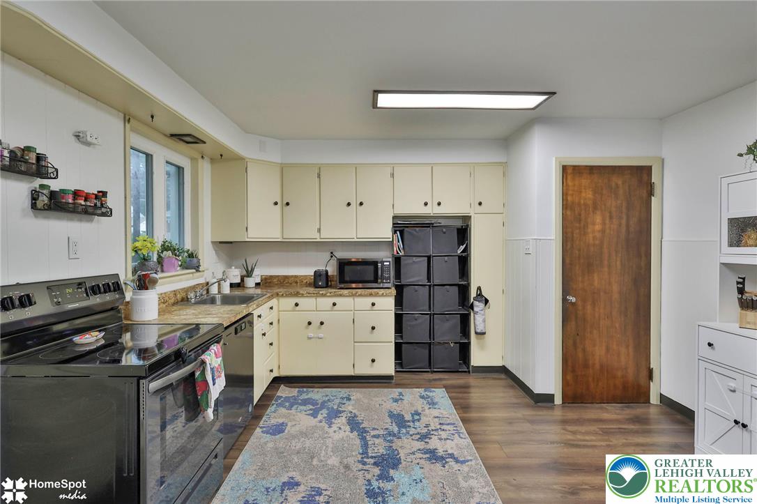 319 South Ott Street Property Photo 16