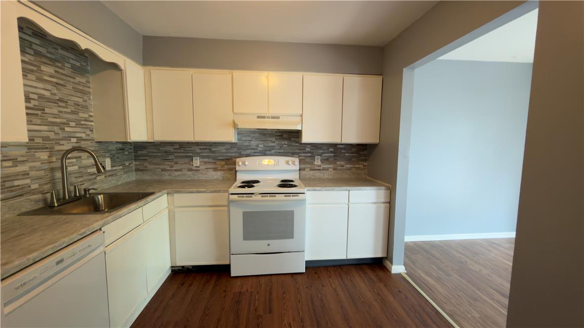 886 Maryland Court Property Photo 6