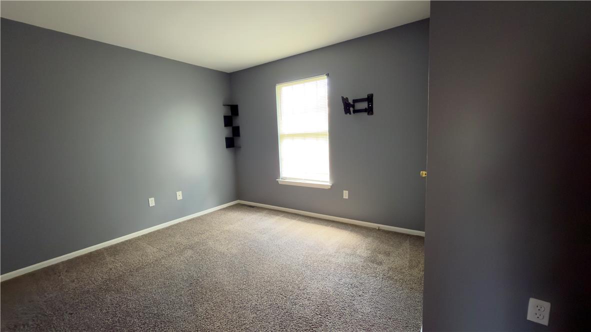886 Maryland Court Property Photo 16