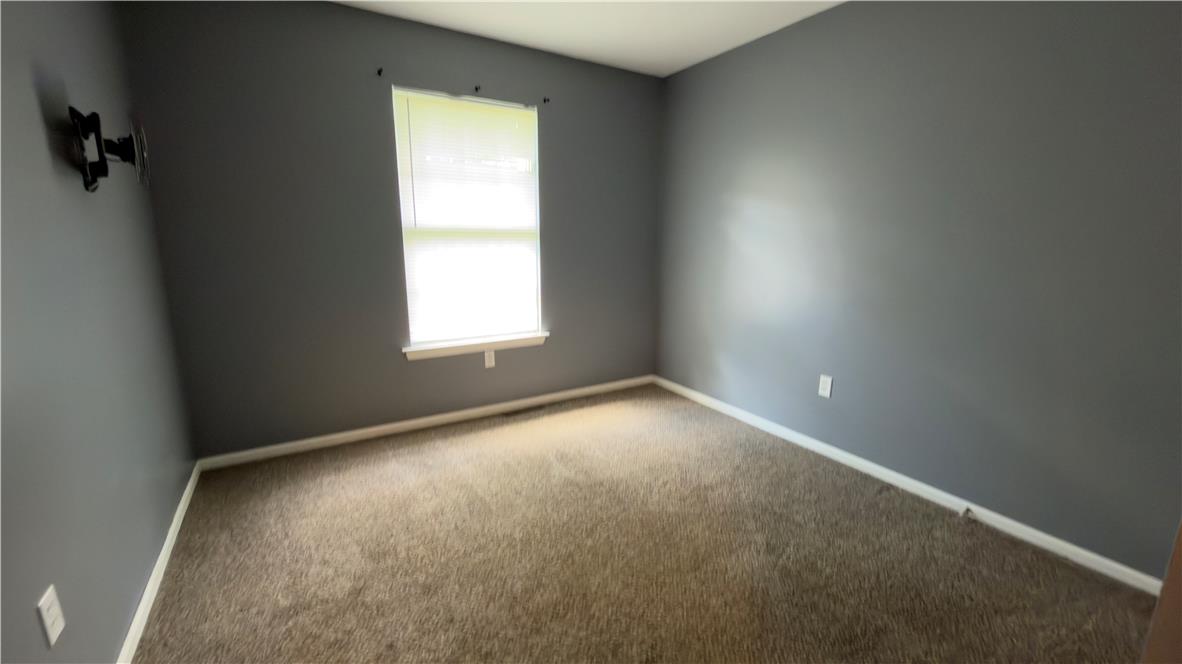 886 Maryland Court Property Photo 17