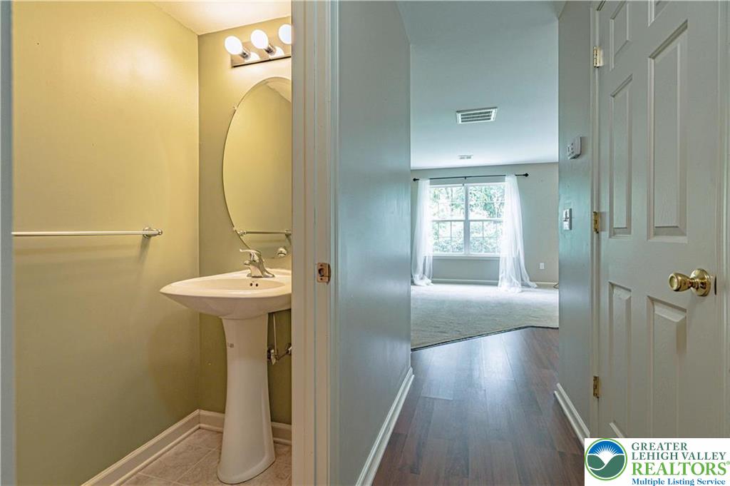 713 Blue Heron Drive Property Photo 6