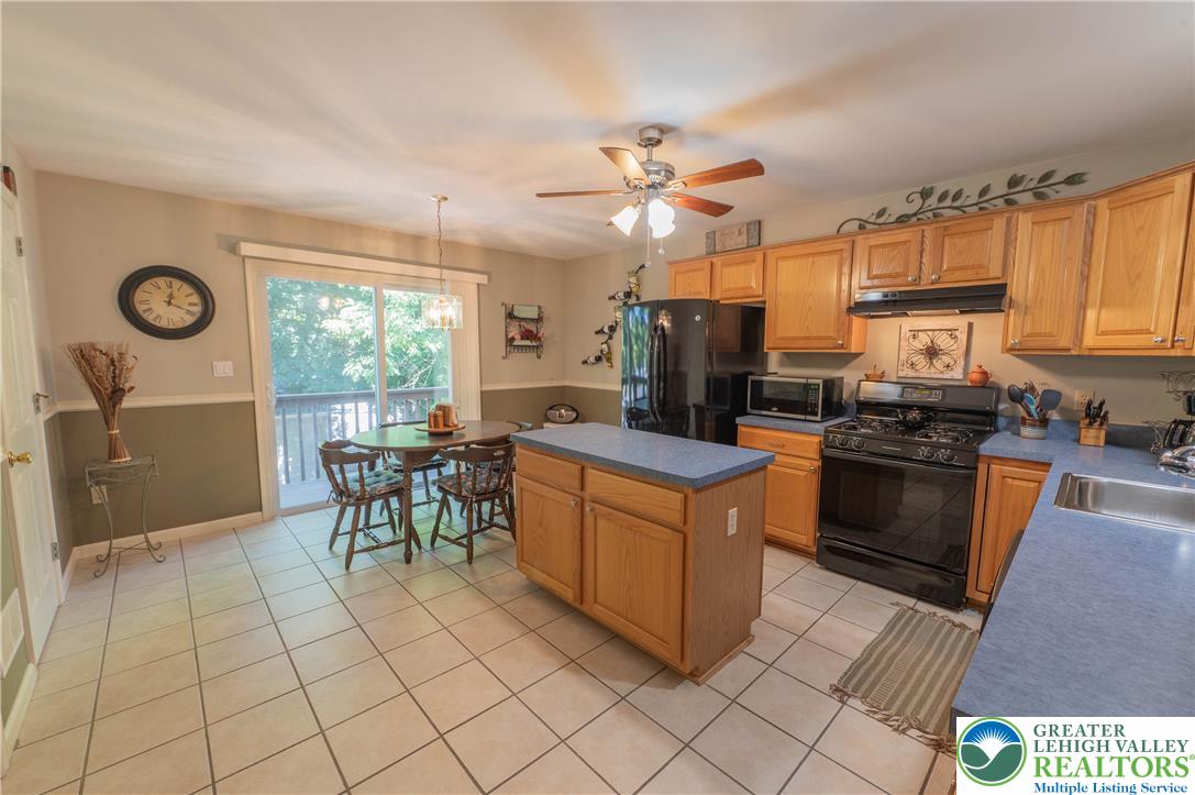 2117 West Walnut Street Property Photo 4