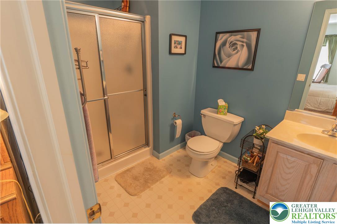 2117 West Walnut Street Property Photo 9