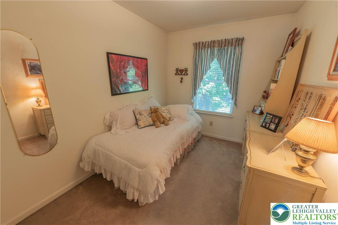 2117 West Walnut Street Property Photo 11