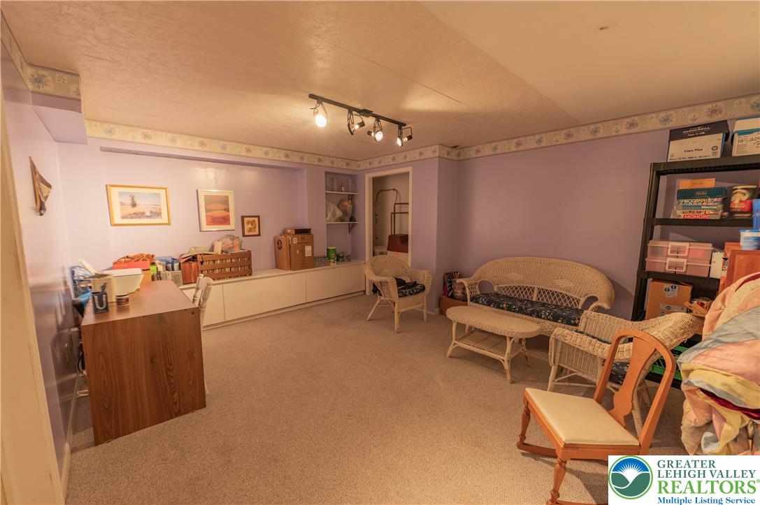 2117 West Walnut Street Property Photo 13