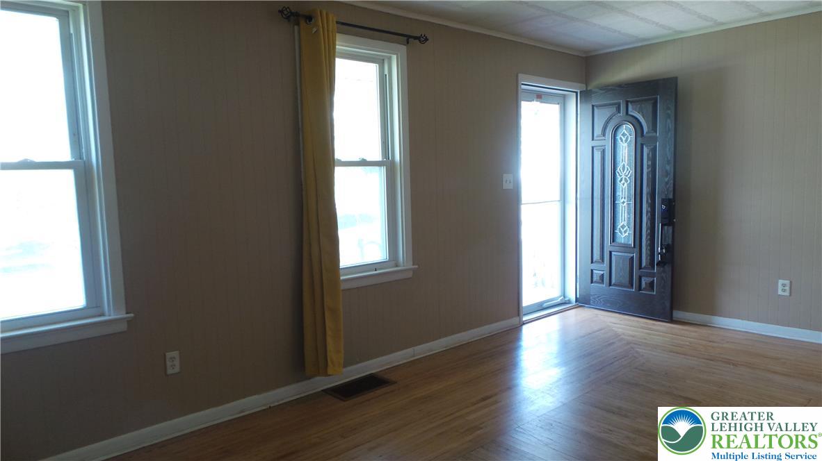 159 East Madison Street Property Photo 4