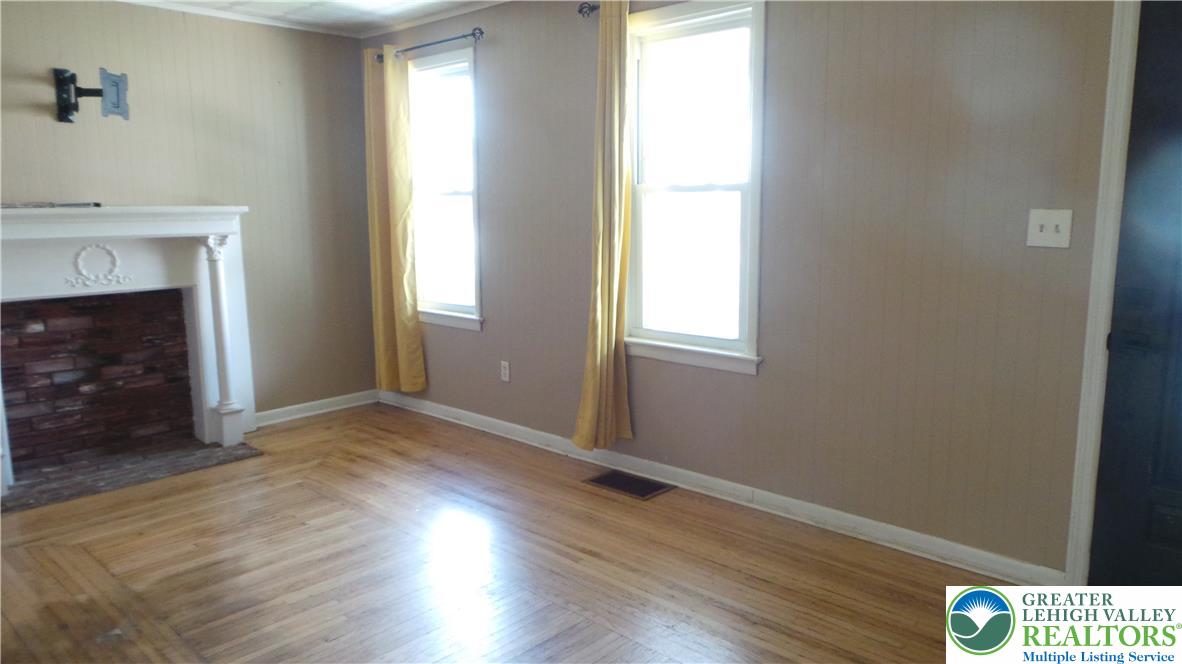 159 East Madison Street Property Photo 5