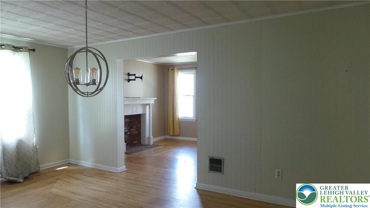 159 East Madison Street Property Photo 7