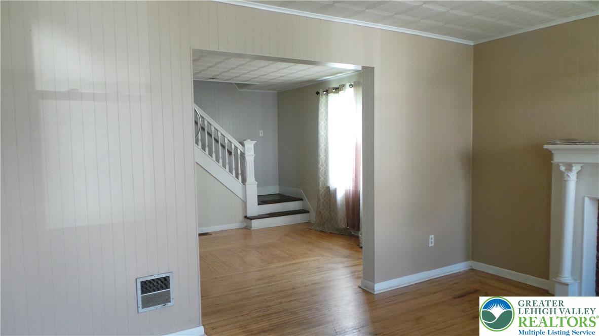 159 East Madison Street Property Photo 8