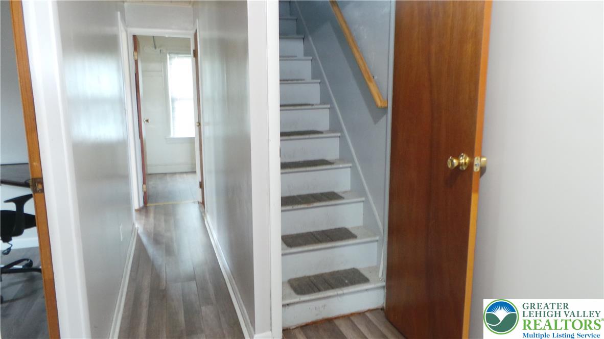 159 East Madison Street Property Photo 23