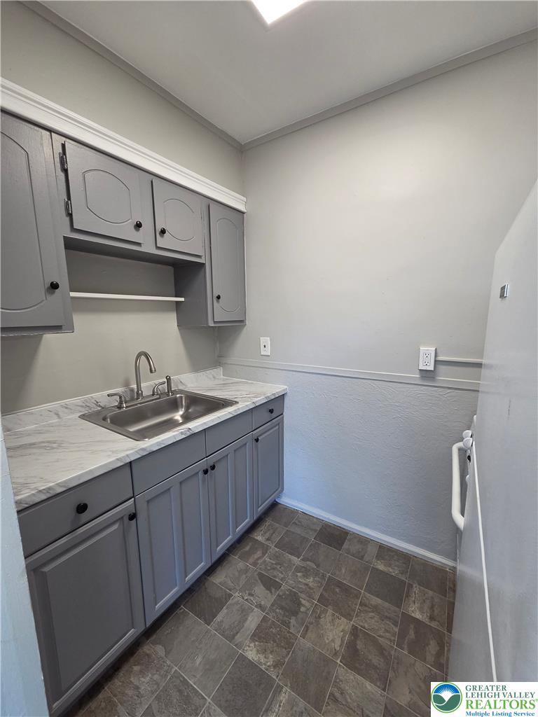 926 West Walnut Street 8 Property Photo 10