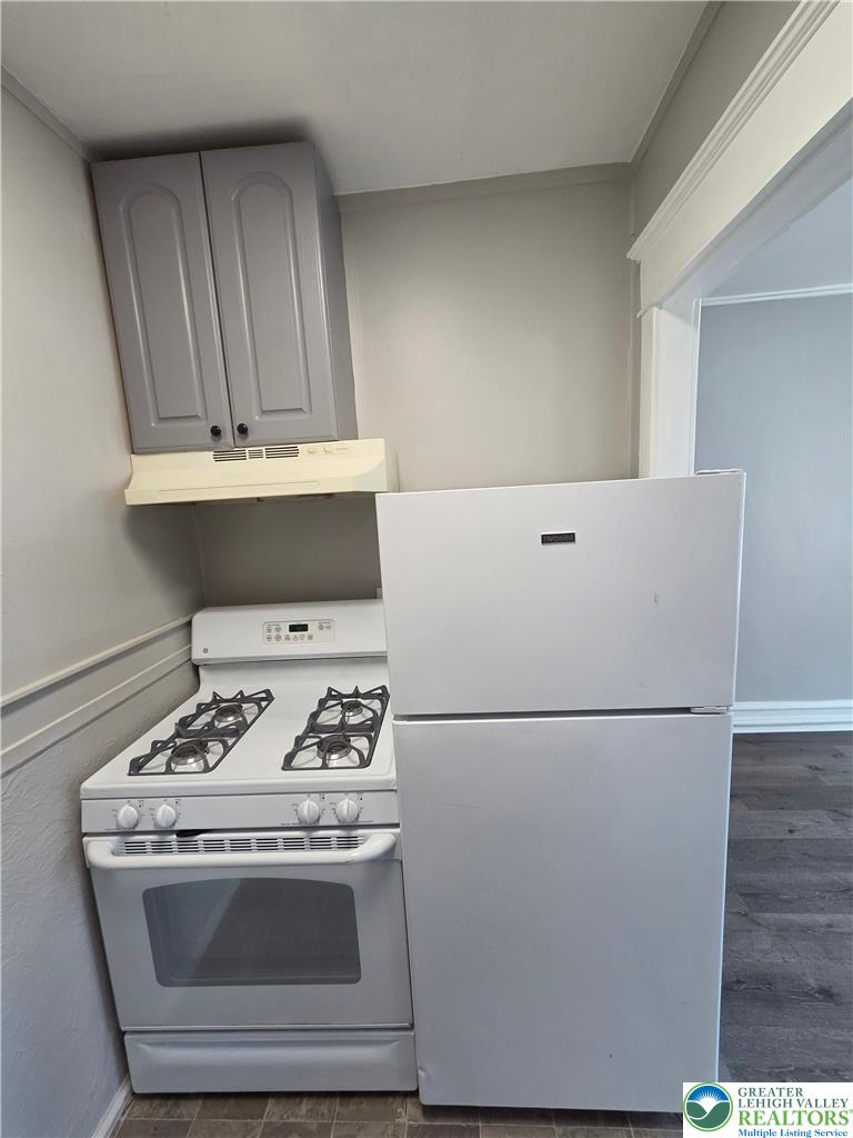 926 West Walnut Street 8 Property Photo 11