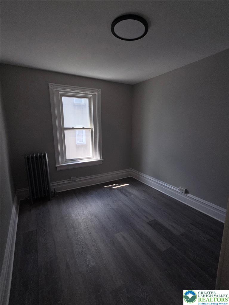 926 West Walnut Street 8 Property Photo 13