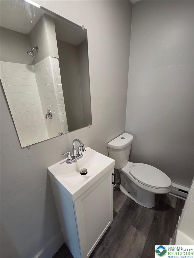 926 West Walnut Street 8 Property Photo 15