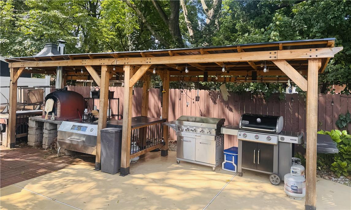 1432 Greenview Property Photo 7