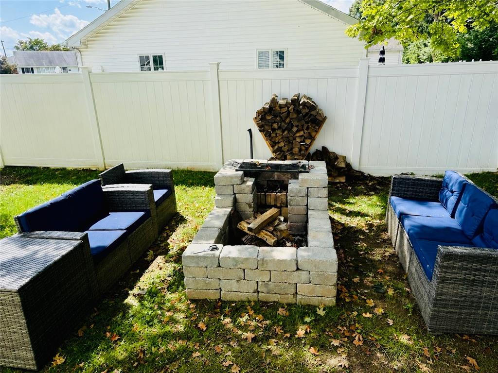1432 Greenview Property Photo 8
