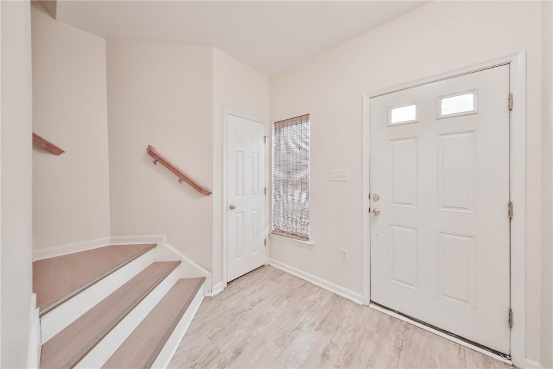 131 Knollwood Property Photo 4