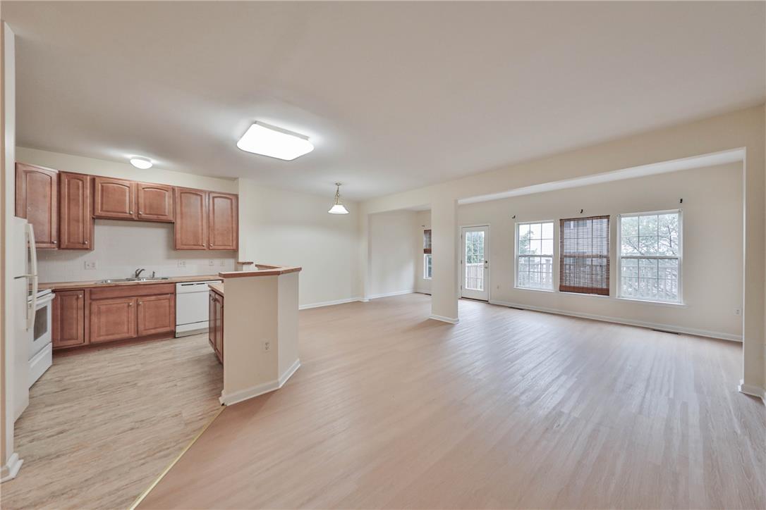 131 Knollwood Property Photo 7