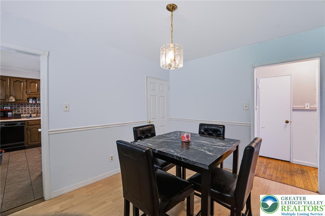 4328 Winfield Terrace Property Photo 11