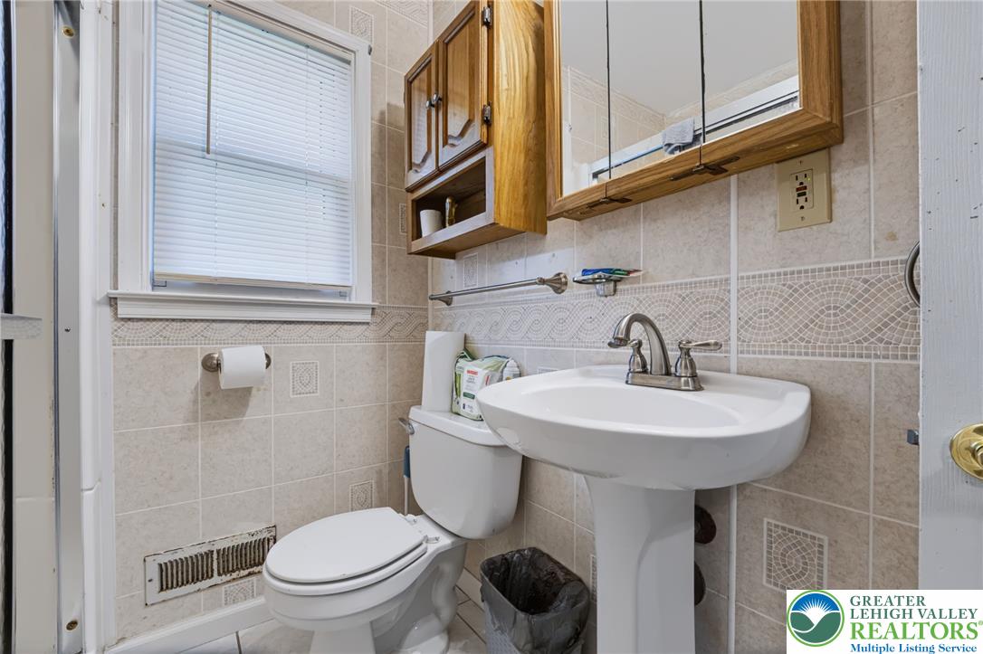 4328 Winfield Terrace Property Photo 17