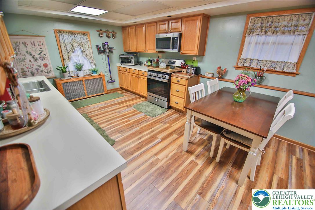 167 Main Street Property Photo 8