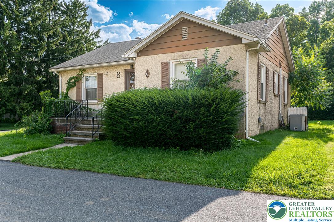 8 Aarons Place Property Photo 2